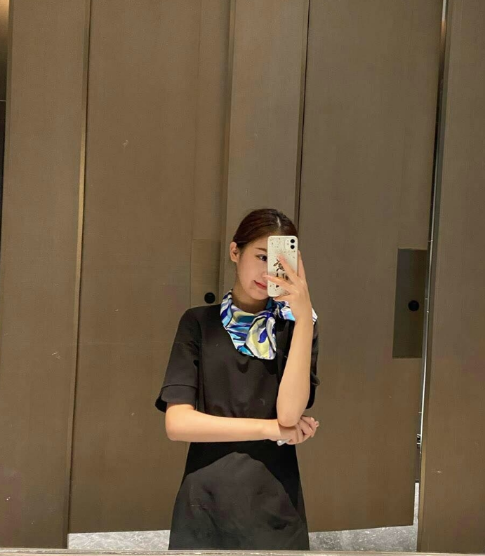 个人兼职售楼部客服小姐姐